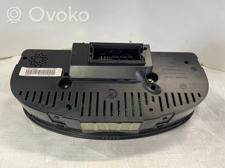 Volkswagen Touran I Speedometer (instrument cluster) 1T0920861A