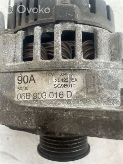 Volkswagen PASSAT B5.5 Alternator 06B903016D