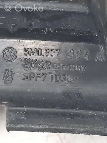 Volkswagen Golf Plus Aizmugurējā bufera montāžas kronšteins 5M0807394