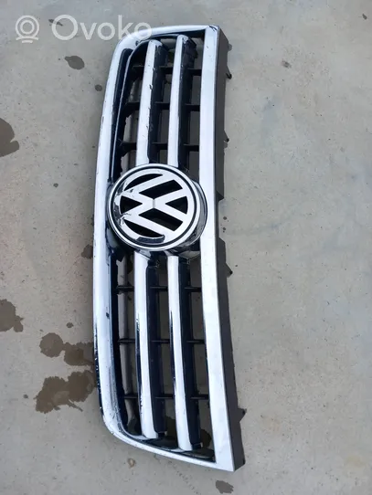 Volkswagen Touareg I Front bumper upper radiator grill 7L6853651A