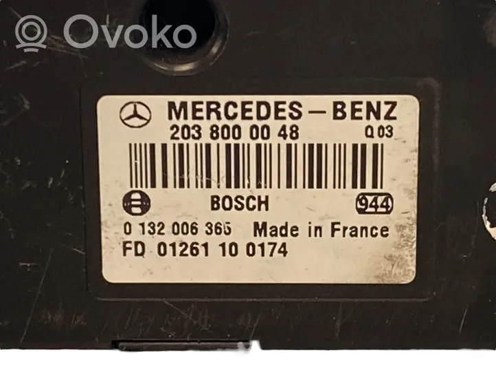Mercedes-Benz C W203 Pompe à vide verrouillage central 2038000048