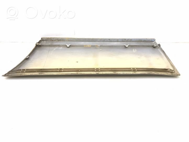 Mercedes-Benz E W124 Rivestimento portiera posteriore (modanatura) 1246901840