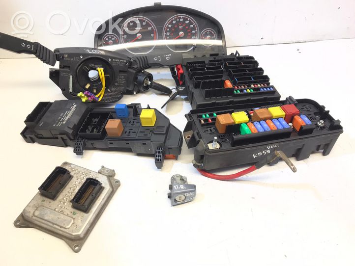 Opel Vectra C Engine ECU kit and lock set 55355631