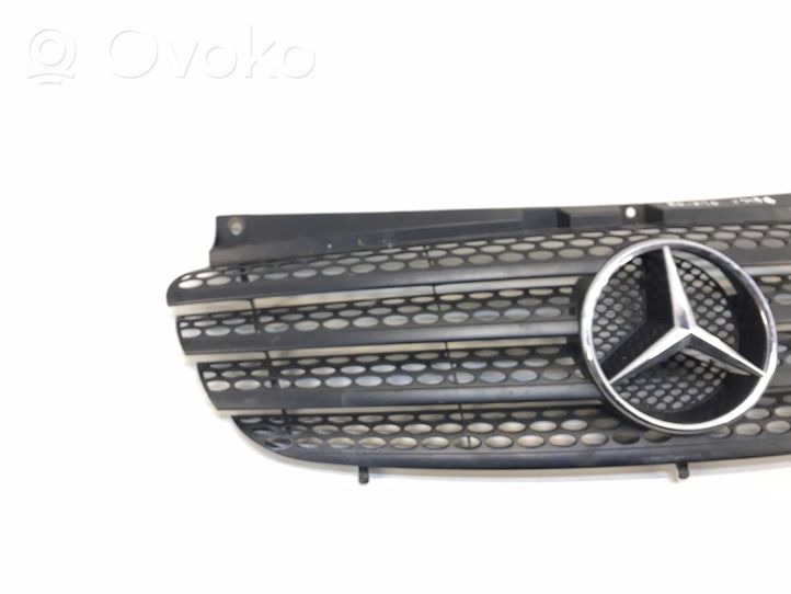 Mercedes-Benz Vito Viano W639 Etusäleikkö A6398800185