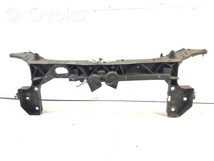 Renault Clio III Pannello di supporto del radiatore 8200290143