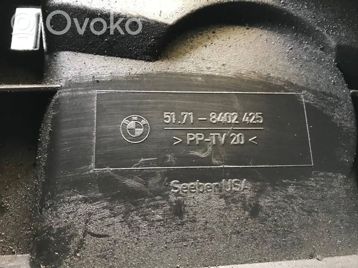 BMW X5 E53 Stabdžių aušinimo oro kanalas 8402425