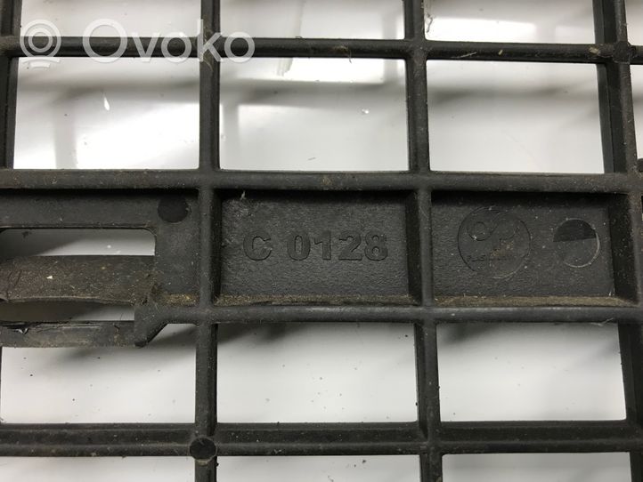 Peugeot Partner Grille inférieure de pare-chocs avant 9643804077