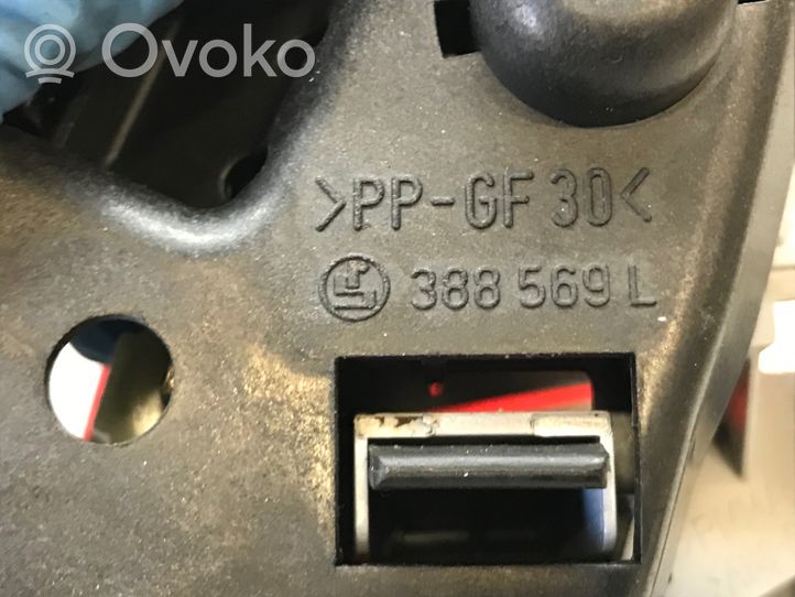 BMW 3 E46 Lampy tylnej klapy bagażnika 388569L