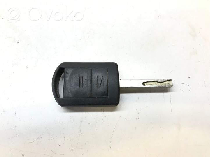 Opel Corsa C Moottorinohjausyksikön sarja ja lukkosarja 55350552