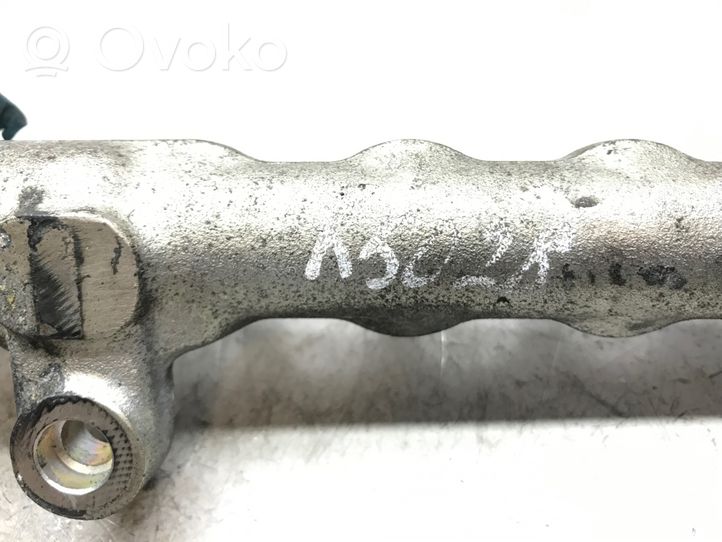 Toyota RAV 4 (XA30) Listwa wtryskowa 8945871010