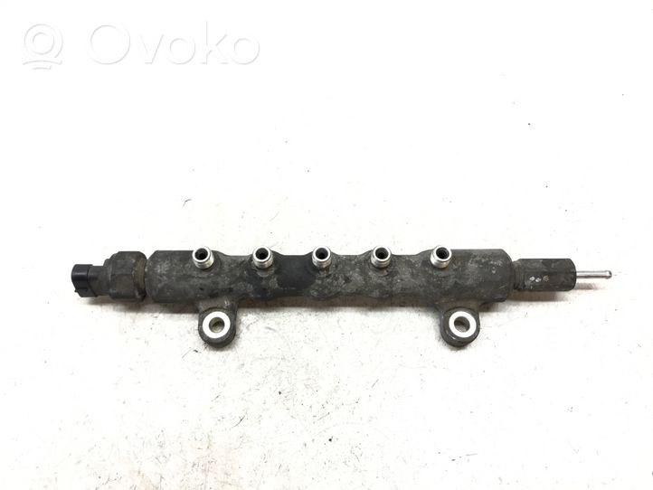 Toyota RAV 4 (XA30) Listwa wtryskowa 8945871010