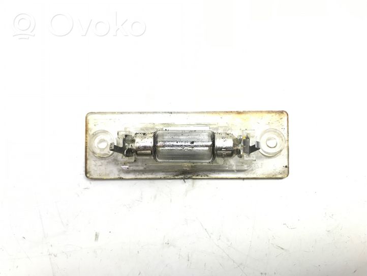 Volkswagen Touran I Lampa oświetlenia tylnej tablicy rejestracyjnej 3B5943021