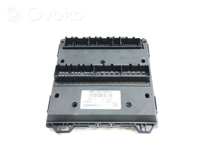 Volkswagen Fox Komputer / Sterownik ECU i komplet kluczy 03D906023B