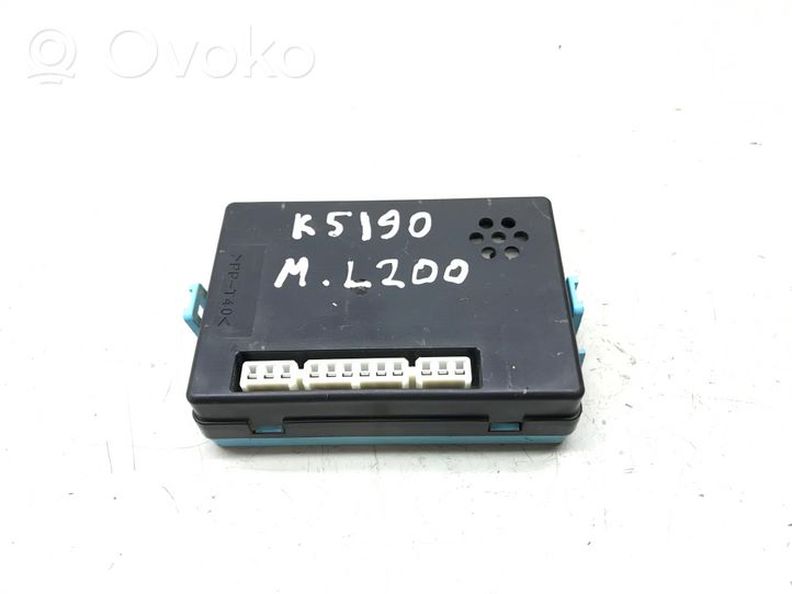 Mitsubishi L200 Module de fusibles MR409898