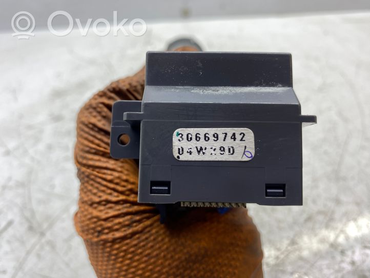 Volvo XC70 Wiper control stalk 30669742