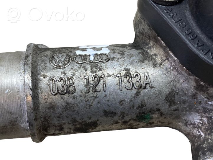 Audi A6 S6 C5 4B Termostat / Obudowa termostatu 038121133A