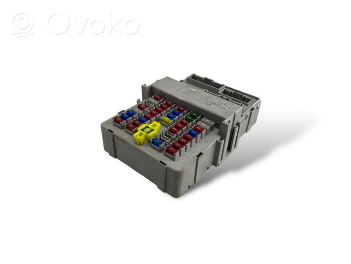 KIA Magentis Fuse module 