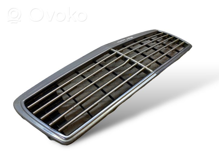 Mercedes-Benz E W210 Grille de calandre avant 2108880123