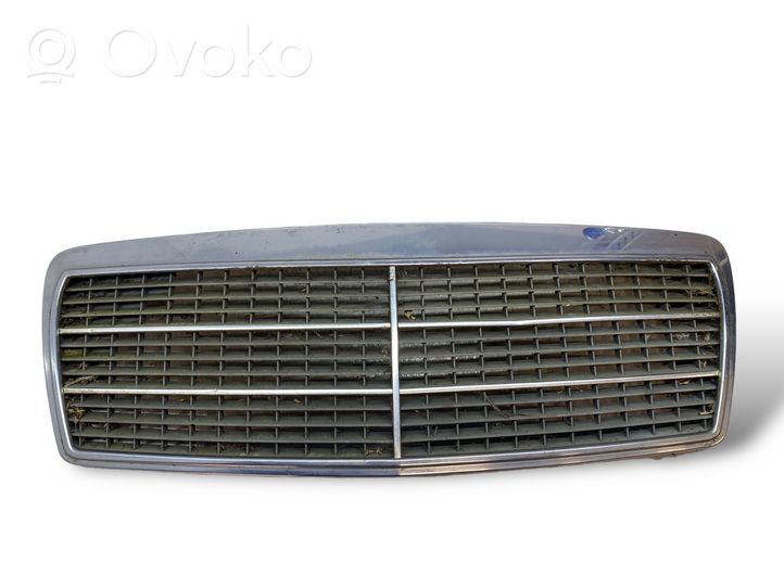 Mercedes-Benz E W210 Grille de calandre avant 2108880023