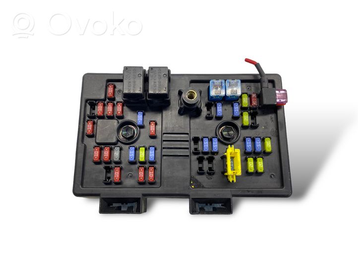 Chevrolet Captiva Module de fusibles 96821082