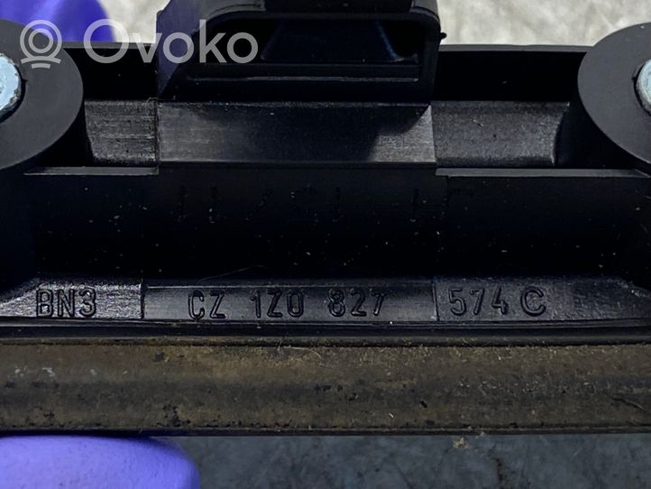 Skoda Octavia Mk2 (1Z) Uchwyt / Rączka zewnętrzna otwierania klapy tylnej / bagażnika CZ1Z0827