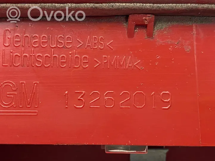 Opel Astra J Trzecie światło stop 13262019