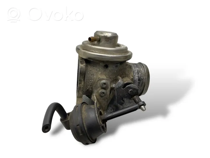 Volkswagen Polo IV 9N3 EGR valve 045131501C