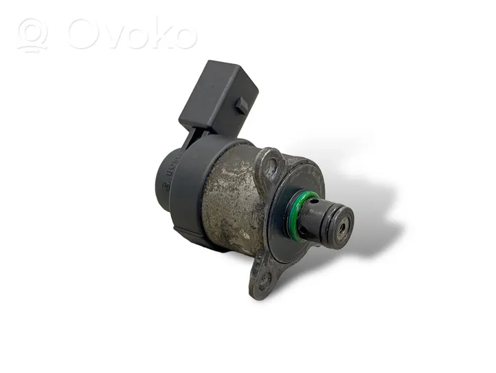 BMW X5 E53 Fuel pressure regulator 0928400560