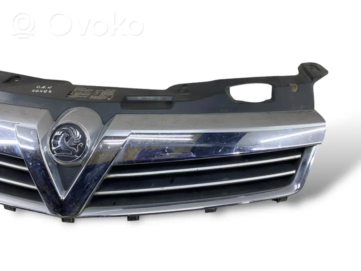 Opel Astra H Grille calandre supérieure de pare-chocs avant 13306665