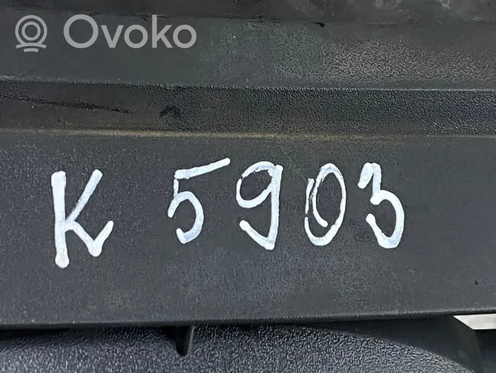 Ford Focus Etupuskurin ylempi jäähdytinsäleikkö 8M518200AF