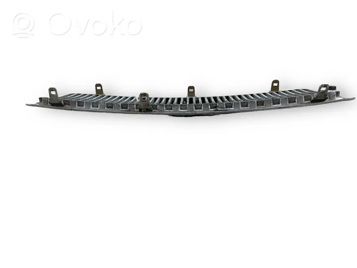 Volvo V70 Grille calandre supérieure de pare-chocs avant 8659875