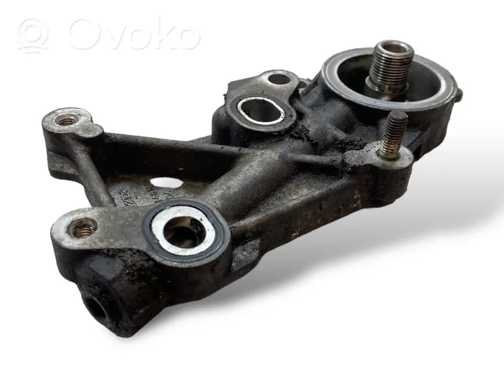 Mazda 6 Supporto di montaggio del filtro dell’olio R2AA14311