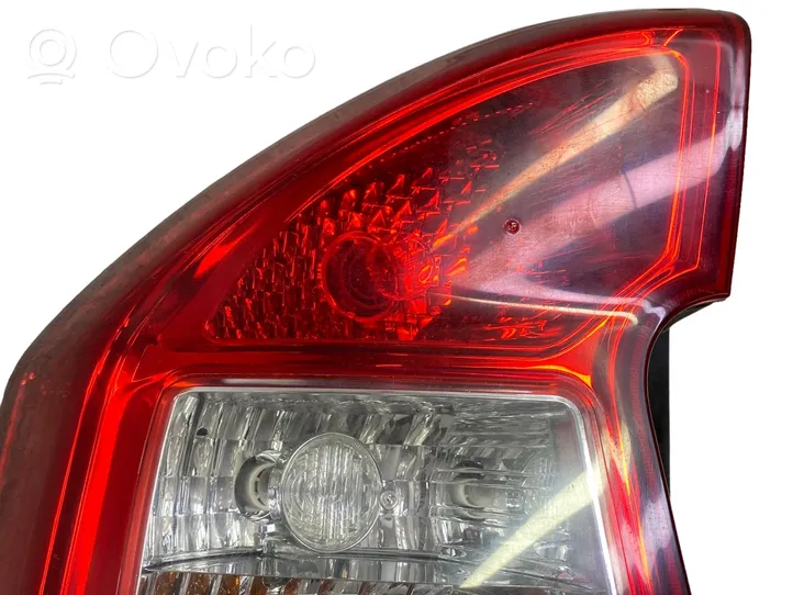 KIA Carens II Lampa tylna 92401000