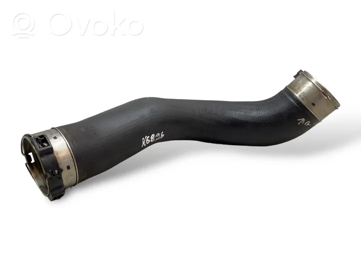 BMW 5 F10 F11 Tube d'admission de tuyau de refroidisseur intermédiaire 574703130