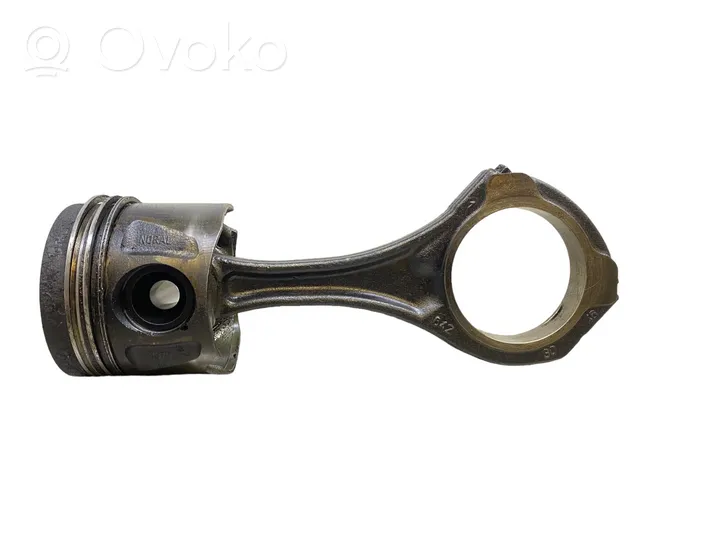Mercedes-Benz E W212 Piston with connecting rod M642