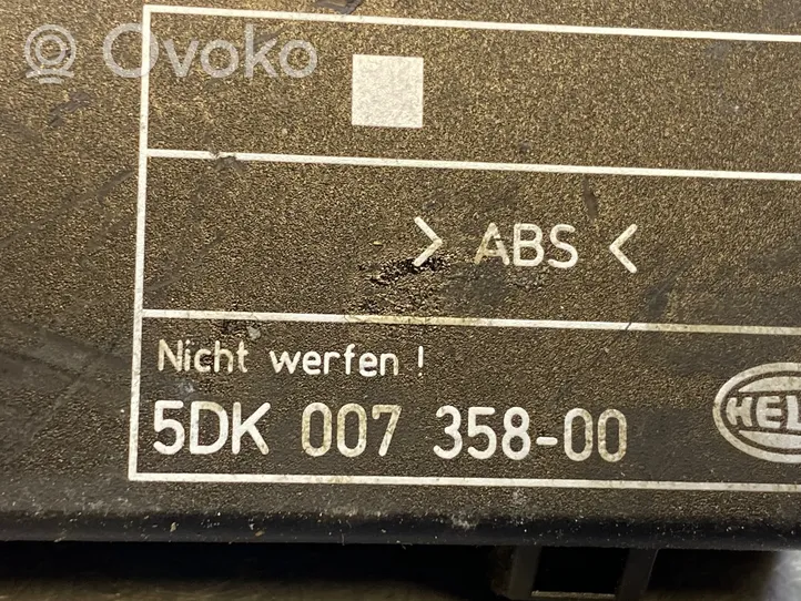 BMW 7 E38 Durų elektronikos valdymo blokas 5DK00735800