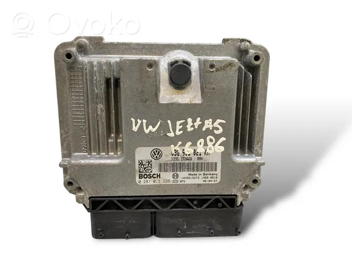 Volkswagen Jetta V Sterownik / Moduł ECU 0281013226