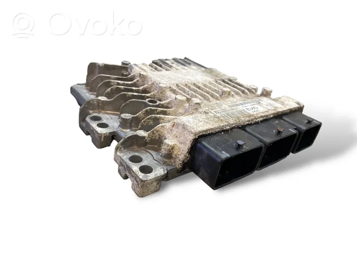 Ford Mondeo MK IV Variklio valdymo blokas 7G9112A650UG