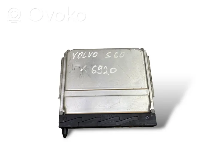 Volvo S60 Moottorin ohjainlaite/moduuli 0261207712
