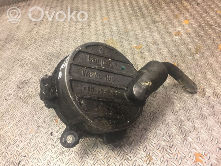 Mercedes-Benz C W202 Alipainepumppu 6112300065