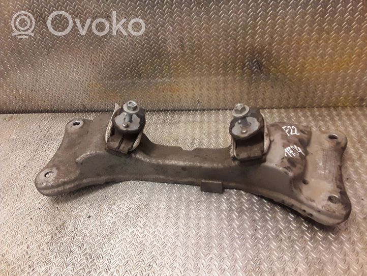 BMW 2 F22 F23 Gearbox mounting bracket 6860777