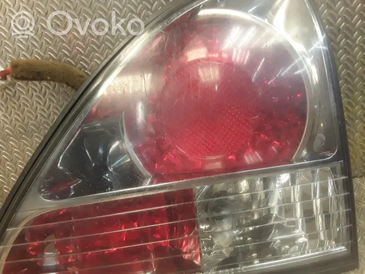 Lexus RX 300 Lampy tylnej klapy bagażnika 
