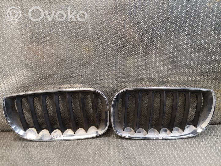 BMW X3 E83 Atrapa chłodnicy / Grill 3402910