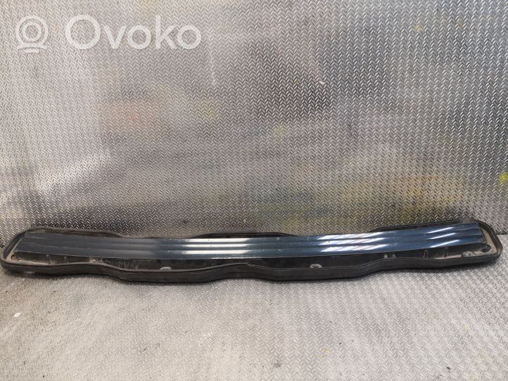 Mercedes-Benz E W210 Grille calandre supérieure de pare-chocs avant 2108800705