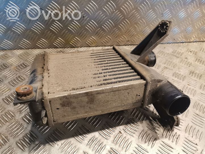 BMW 7 E38 Radiatore intercooler 2246031