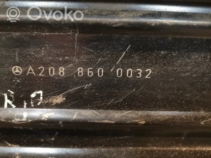 Mercedes-Benz CLK A208 C208 Etuistuimen pääntuki 2088600032