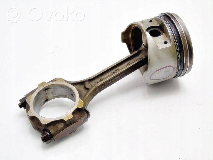 KIA Magentis Piston G4JP