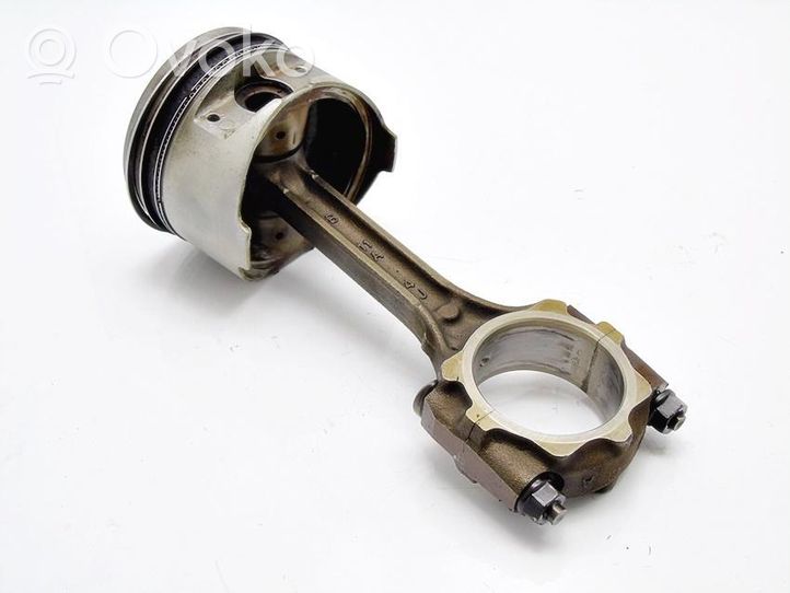 KIA Magentis Piston G4JP