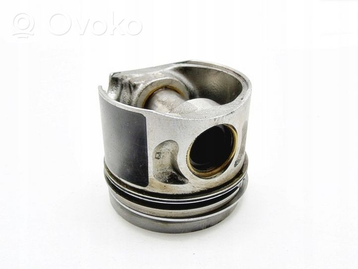 Volkswagen Touran III Piston 7973