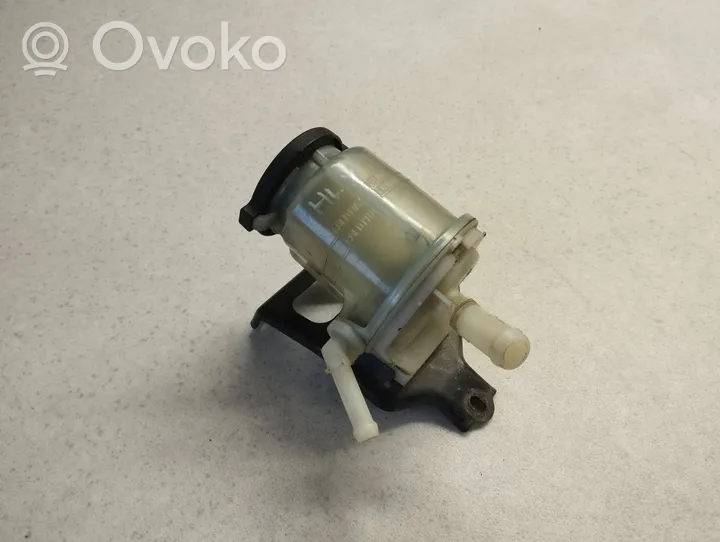 Toyota Hilux (AN10, AN20, AN30) Power steering fluid tank/reservoir 